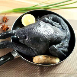 大用（DOYOO）鸡肉生鲜 整只新鲜走地鸡 农家散养土鸡五谷喂养滋补营养食材 乌鸡950g