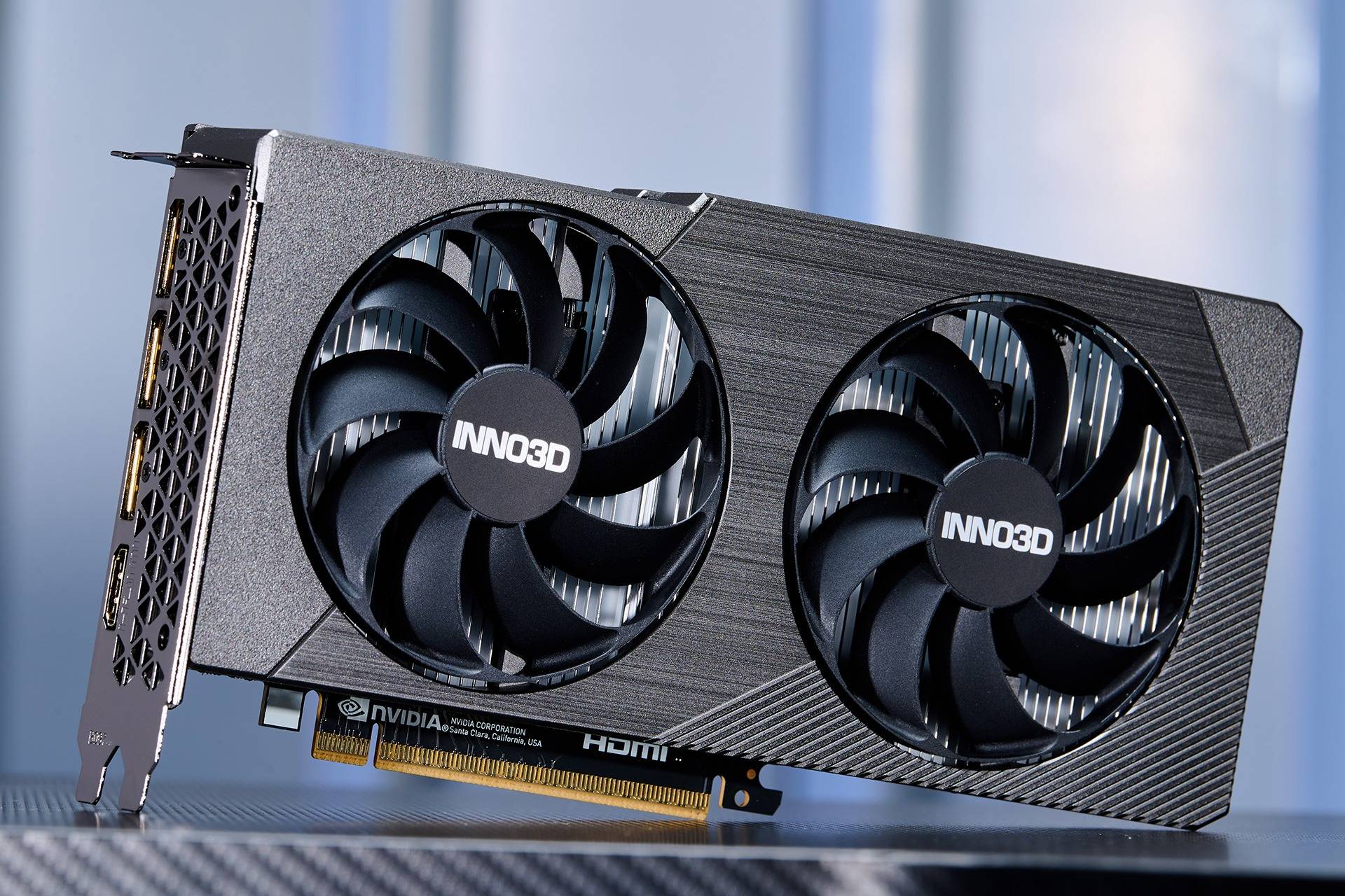 映众GeForce RTX 5060 TWIN X2曜夜8GB显卡评测：小身材，大能量