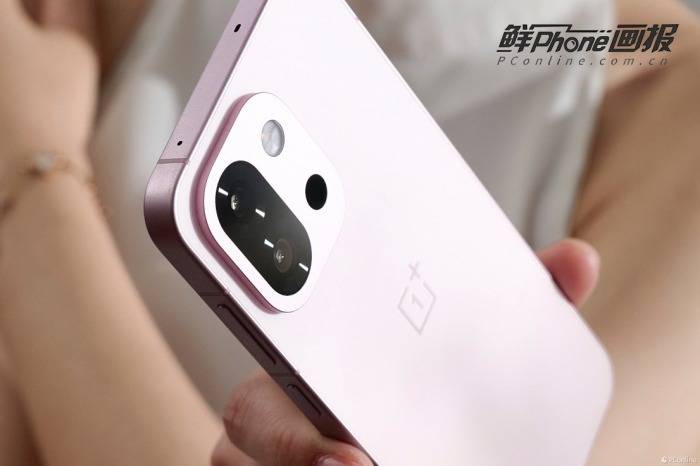 京东好评率高达99%，超受欢迎的小屏大魔王一加 13T！