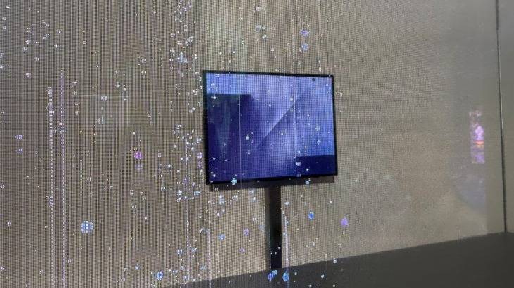 双向内折设计!三星首款三折叠Galaxy Z TriFold亮相