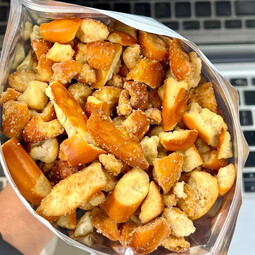 不多言60包 好吃到舔手~完全停不下！碱水面包干 海盐焦糖味 网红小零食 【15包】碱水面包干