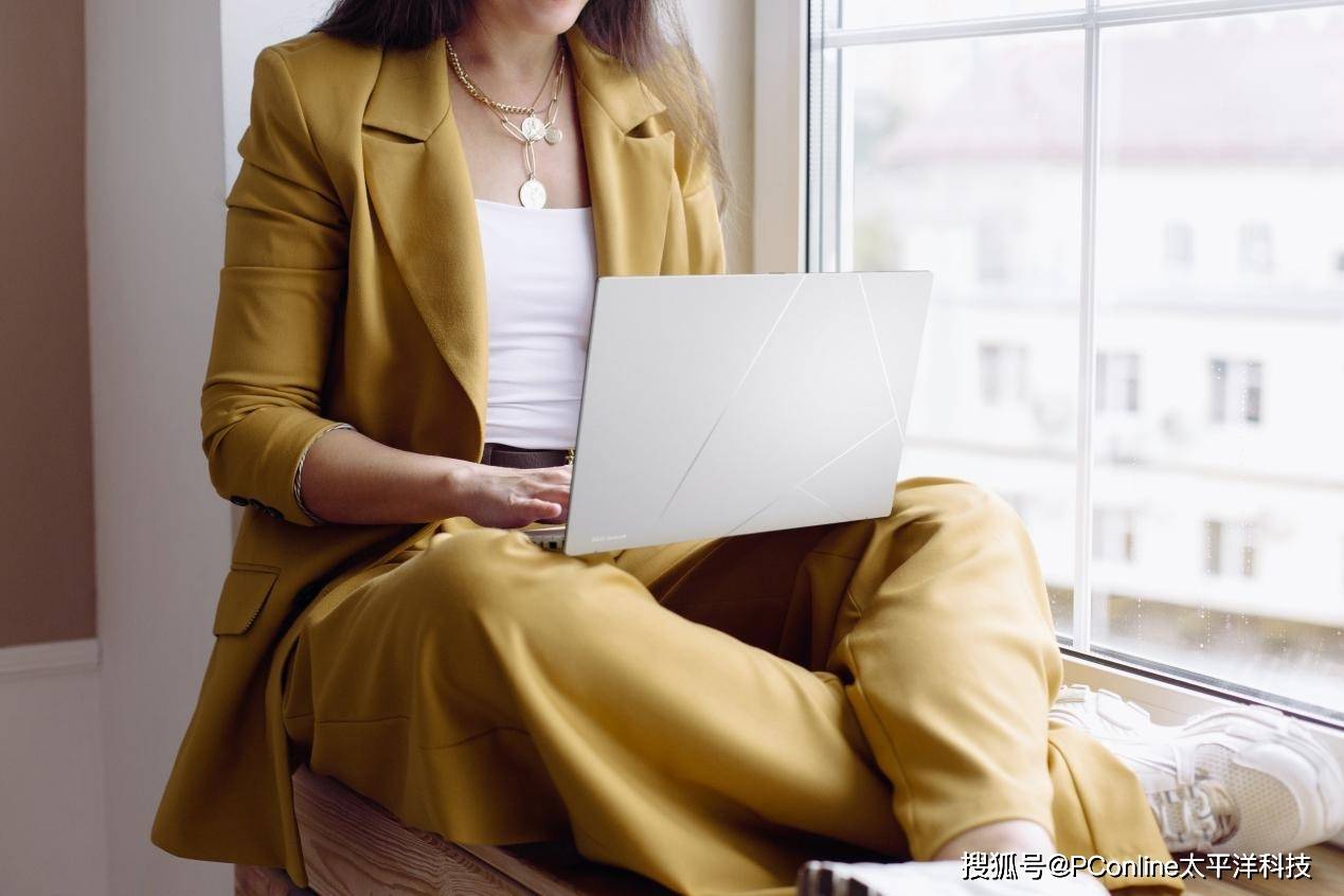 酷睿Ultra9加持！华硕灵耀14 2025：AI超轻薄本的双11“真香”