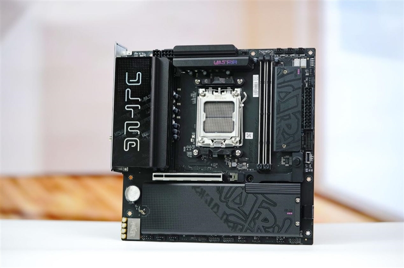 超乎预料的千元级电竞主板!七彩虹iGame B850M Ultra-OC V14主板评测
