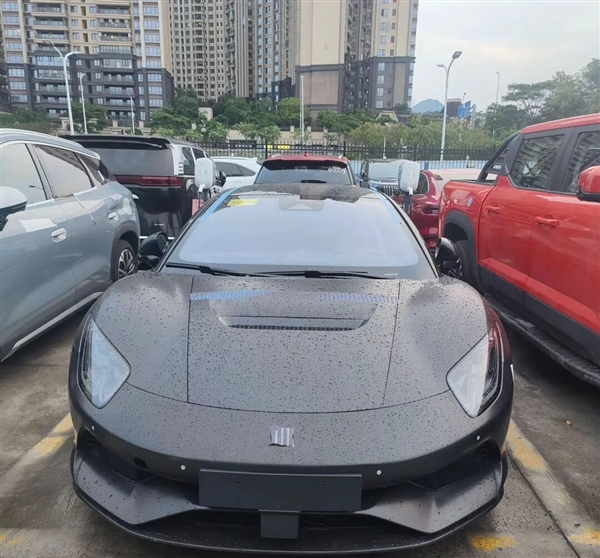 比亚迪又一款超级跑车！腾势Z“黑武士”实车曝光 
