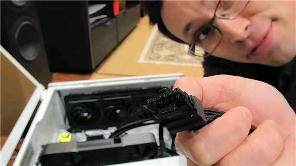 12V-2×6再度翻车!专业媒体测试卡也未能幸免