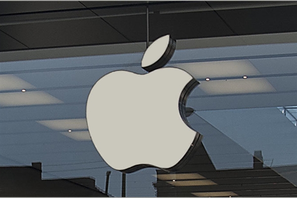 苹果今年最重磅的新品！折叠屏iPhone面板开始量产
