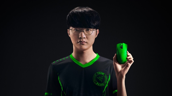 52克超轻量！雷蛇毒蝰V4 Pro电竞绿版发布：1399元、Faker同款