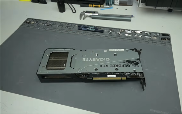 白折腾了！RTX 4090散热器强装RTX 3060：性能纹丝不动