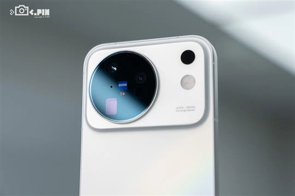 vivo X500标准版卖到5499 蓝厂率先给所有友商打了个样