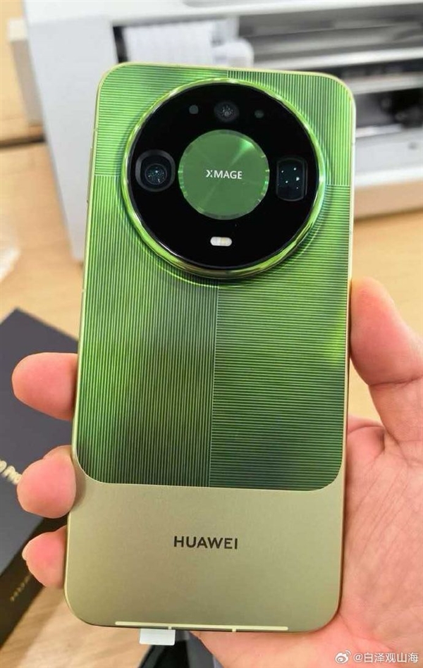 四款齐发 真机外形/配色一览无余!Mate 90系列已到线下门店:提前拆封华为最高罚20万