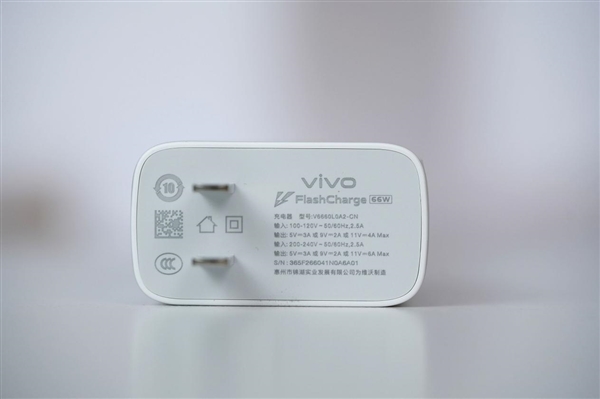 8.8英寸游戏利器！iQOO Pad Ultra图赏