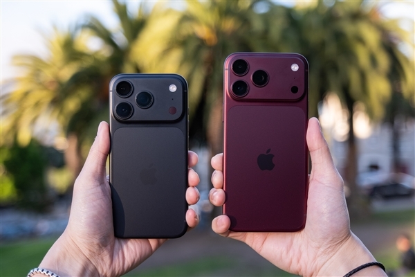 苹果宣布：将为受影响iPhone 18 Pro Max用户免费更换新机 只针对AT&T网络版本